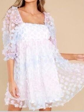 NWT Storia White Dress with Lavender 3D Floral Appliqué